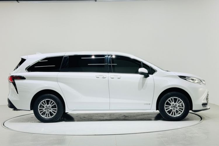 Used Toyota Sienna 2021 2.5L Hybrid Comfort Edition