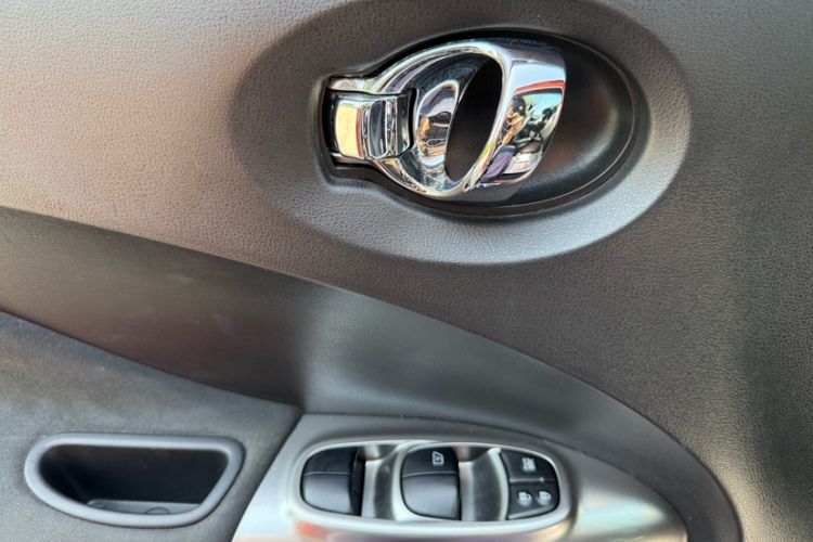 Used Infiniti ESQ 2014 1.6L Spontaneous Edition
