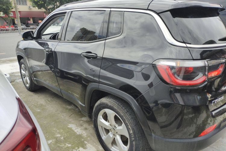 Used  Compass 2019 220T Automatic Enjoyment Version
