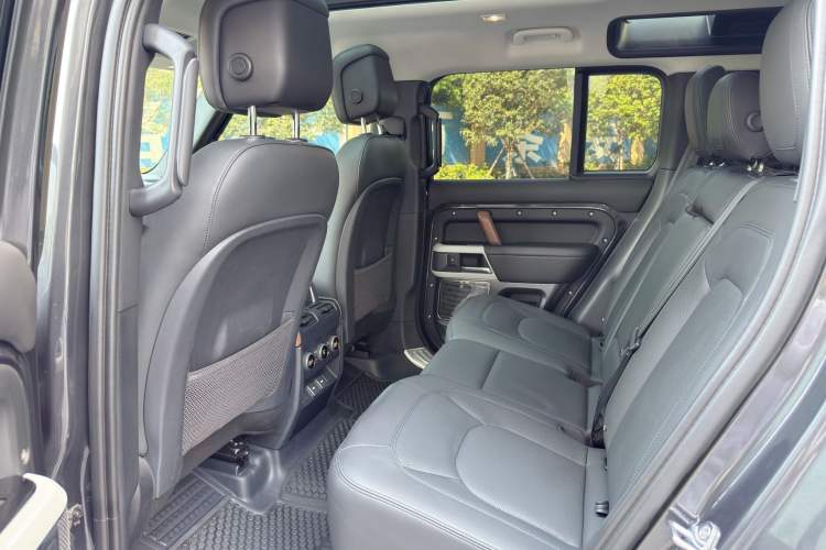 Used Land Rover Defender 2022 110 P400 Dark Edition
