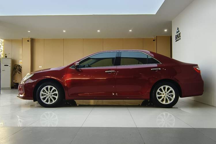 Used Toyota Camry 2016 2.0G 10th Anniversary Leading Edition
