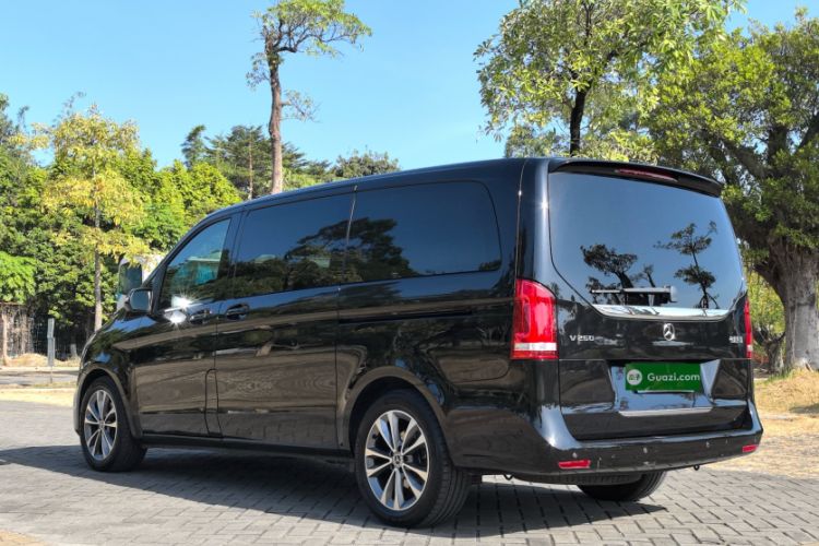 Used Mercedes-Benz V-Class 2020 V 260 Avantgarde Edition