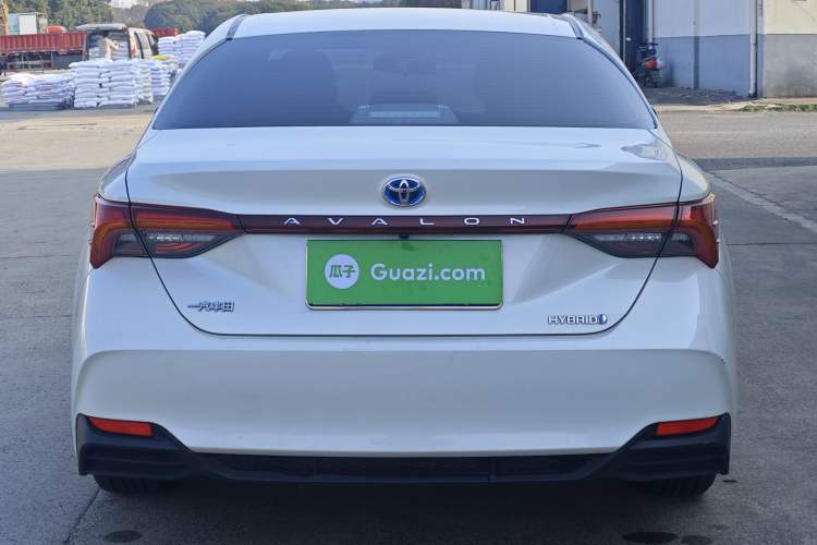 Used Toyota Avalon 2019 Dual-Engine 2.5L Luxury Edition China VI Standard
