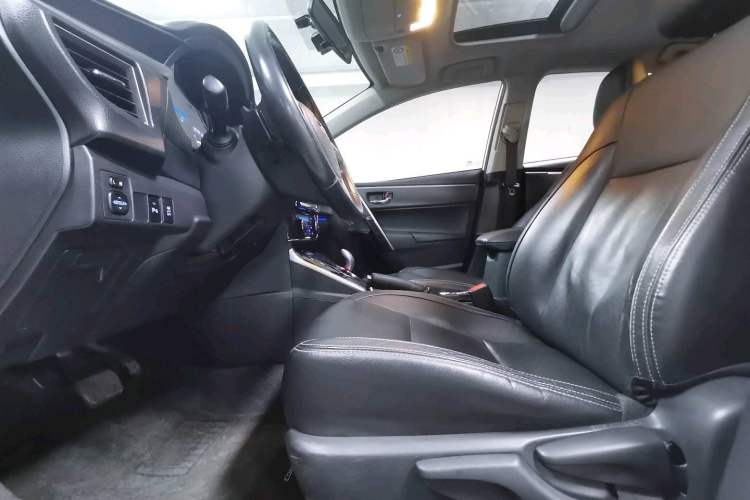 Used Toyota Corolla 2016 Dual-Engine 1.8L E-CVT Elite Edition
