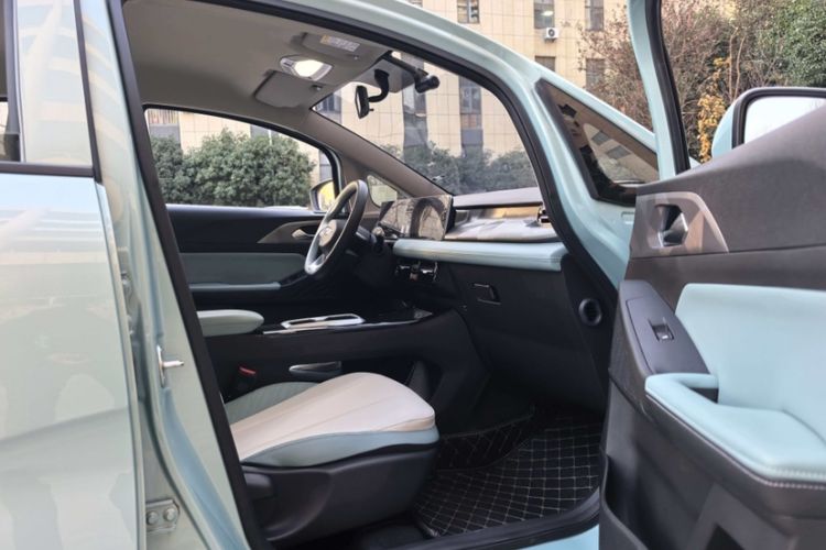 Used Geometry E Firefly 2024 401 km Fluorescent
