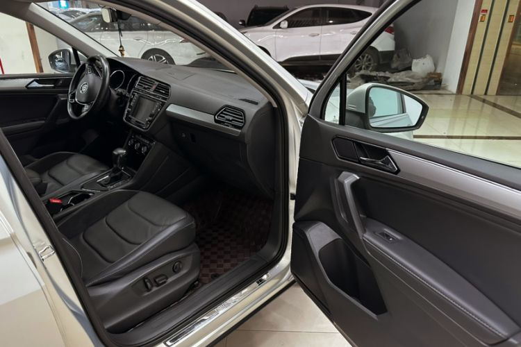 Used Volkswagen Tiguan L 2018 330TSI Automatic Two-Wheel Drive Luxury Edition
