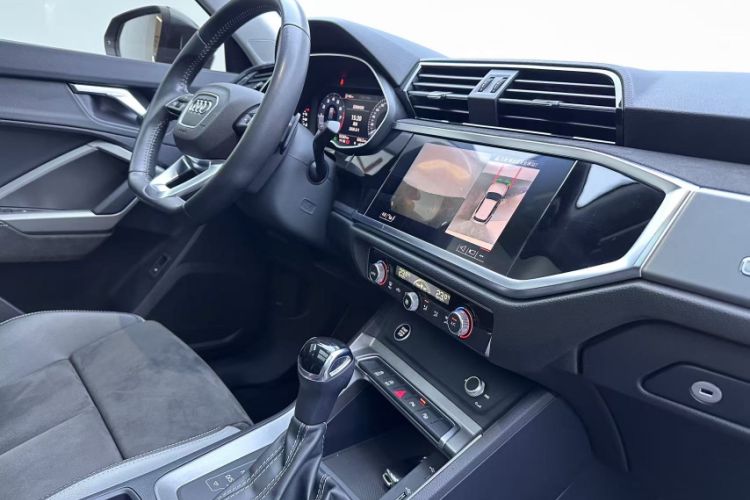 Used Audi Q3 2021 35 TFSI Fashion Dynamic Model