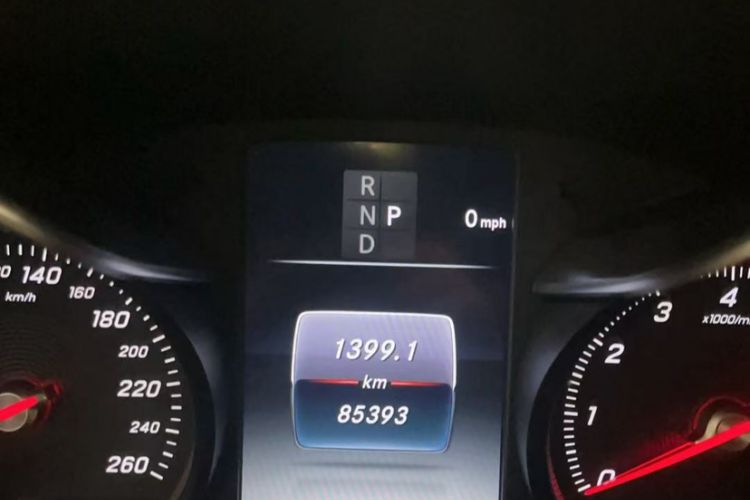 Used Mercedes-Benz GLC 2016 GLC 260 4MATIC Luxury Model