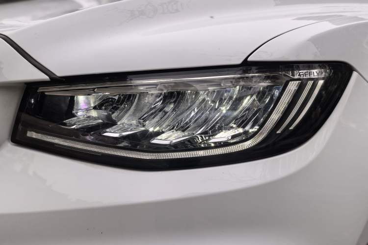 Used Geely Auto Emgrand X7 Sport 2022 1.8TD DCT Zhiya Trim