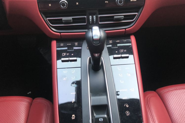 Used Porsche Macan 2024 Macan 2.0T