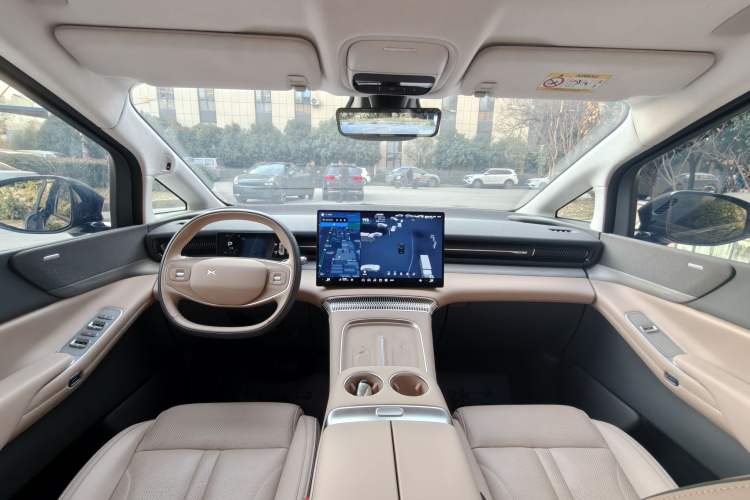 Used XPeng X9 2025 740 Ultra-Long Range Max
