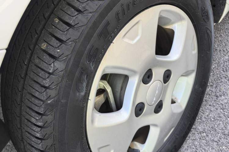 Used Roewe Clever 2021 302 km New Four-Seater Super-Efficient Version
