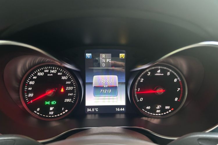 Used Mercedes-Benz GLC 2017 GLC 260 4MATIC Luxury Model
