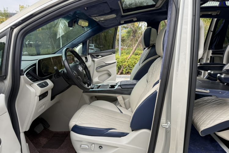 Used Buick GL8 2021 ES Landtrek 653T Comfort Edition