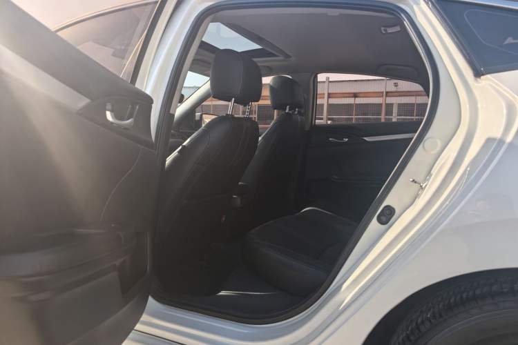 Used Honda Civic 2016 220TURBO CVT Luxury Edition
