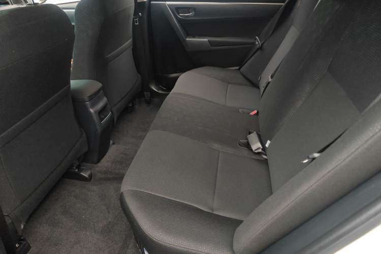 Used Toyota Corolla 2016 Dual-Engine 1.8L E-CVT Leading Edition
