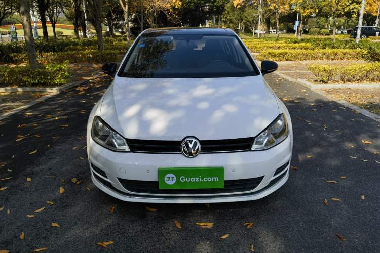 Used Volkswagen Golf 2017 1.6L Automatic Comfort Million-Vehicle Anniversary Edition
