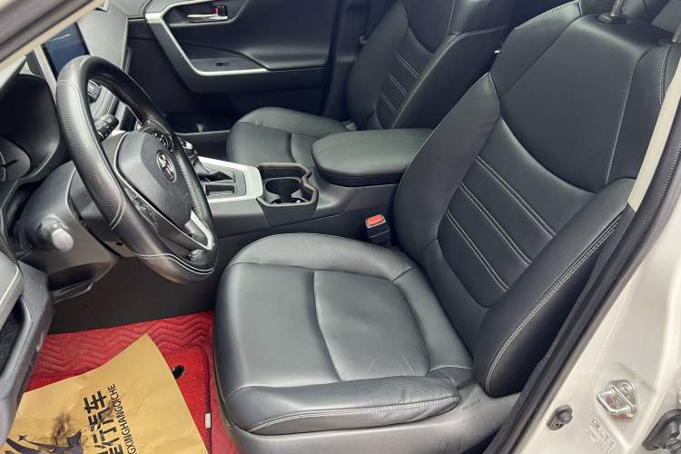 Used Toyota RAV4 2021 2.0L CVT Two-Wheel Drive Fashion PLUS Edition
