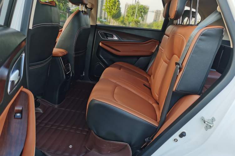 Used Baojun 560 2017 Rhythmic Edition 1.8L iAMT Prestige Model
