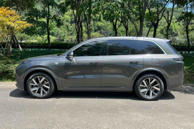 Used Li Auto L8 2023 Air model
