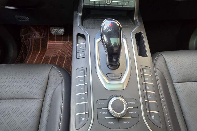 Used Wey VV6 2021 2.0T Two-Wheel Drive Smart Protection+
