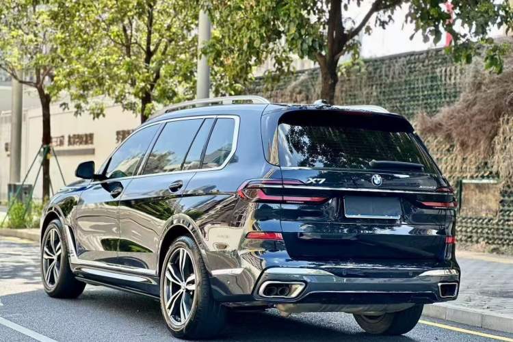 Used BMW X7 2023 xDrive40i Luxury M Sport Package
