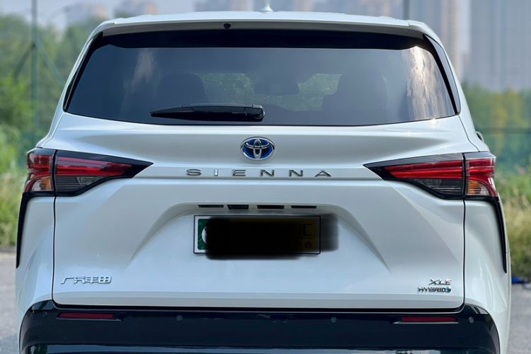 Used Toyota Sienna 2021 2.5L Hybrid Luxury Edition
