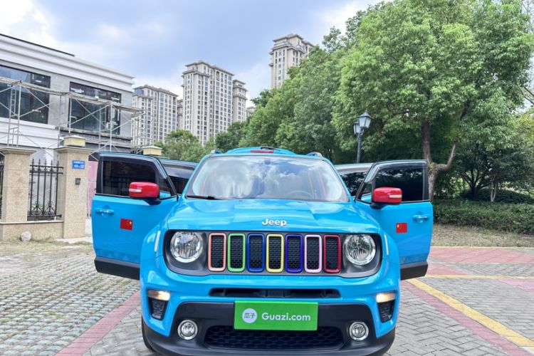 Used  Renegade 2019 220T Automatic Leading Edition
