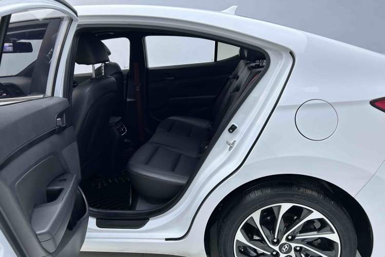 Used Hyundai Elantra 2019 1.4T Dual-Clutch Xuan Dong · Dynamic Model