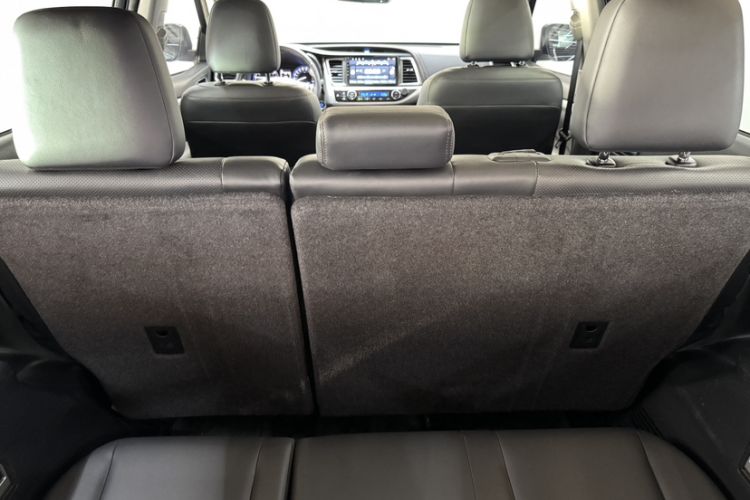 Used Toyota Highlander 2018 2.0T Four-Wheel Drive Luxury Edition 7 Seats China V Emission Standard
