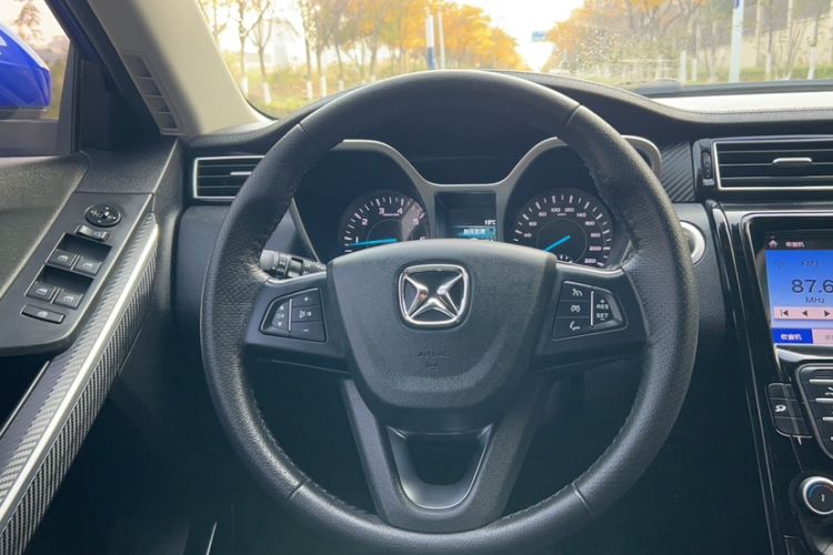 Used JMC Yusheng S330 2016 1.5L GTDi Automatic Two-Wheel Drive Prestige Edition
