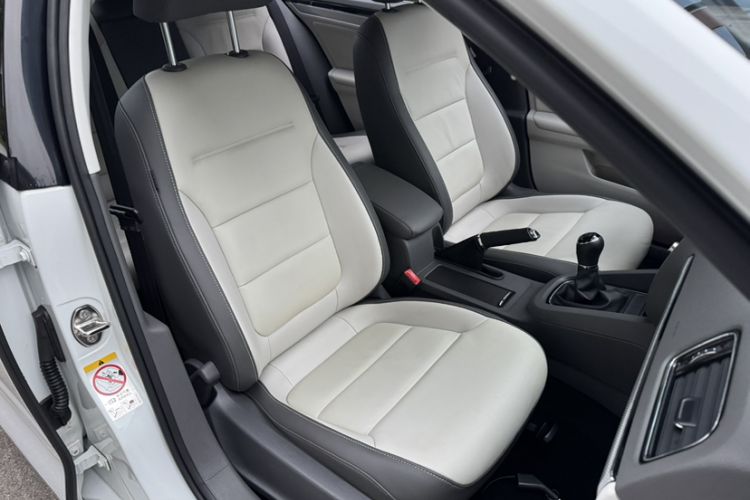 Used Volkswagen Sagitar 2015 230TSI Manual Comfort Version
