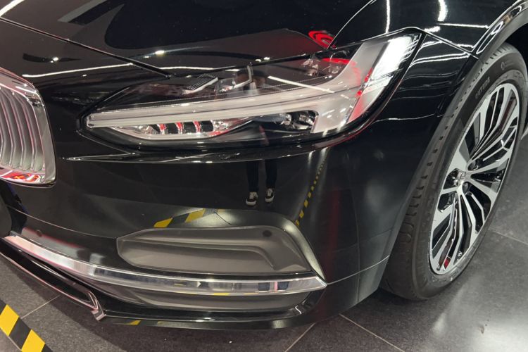 Used Volvo S90 2024 B5 Zhiyi Luxury Edition
