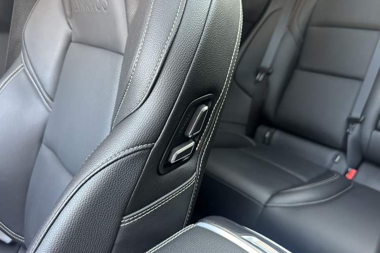 Used Lynk & Co 01 2019 2.0T Two-Wheel-Drive Pro Version China VI Standard
