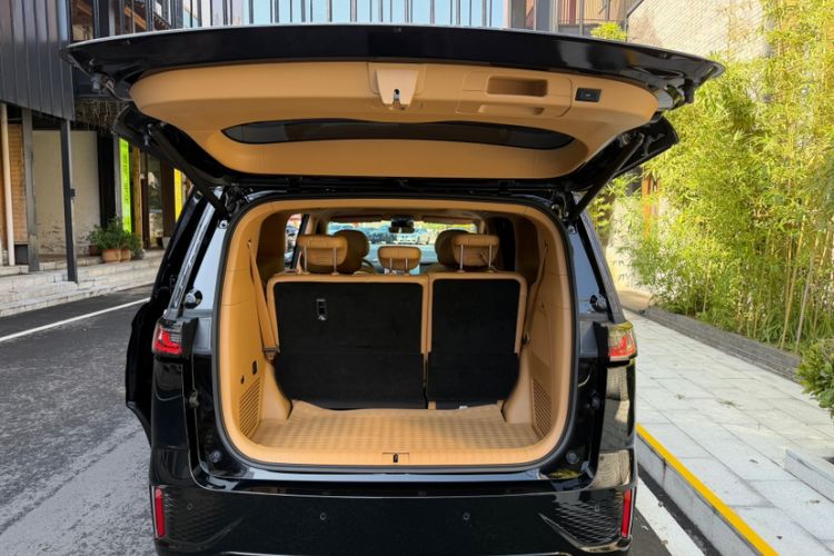 Used VOYAH Dream 2025 PHEV Four-Wheel-Drive Flagship Kunpeng Edition
