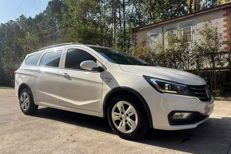 Used Baojun 310W 2017 1.5L Manual Comfort Version China VI Emission Standard