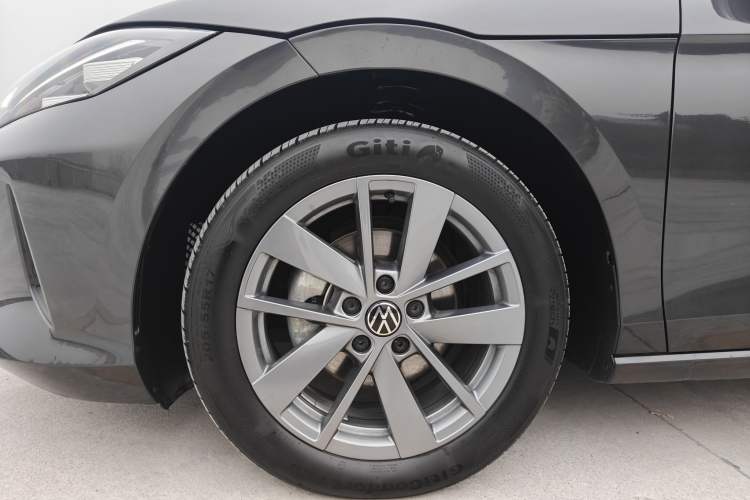 Used Volkswagen Lamando 
