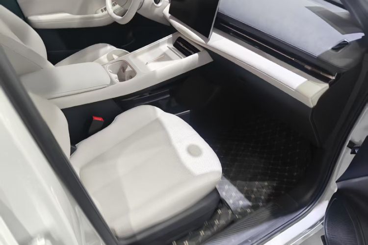 Used Baojun Yunhai 2024 140km Plug-in Hybrid Version
