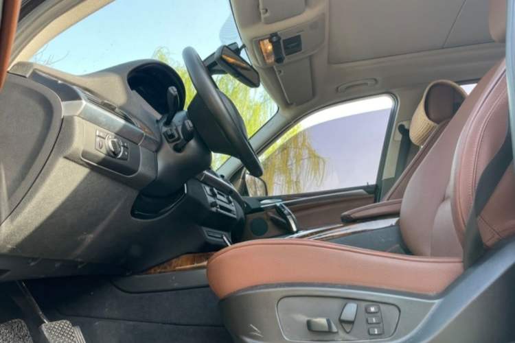 Used BMW X5 2013 xDrive35i Luxury Model
