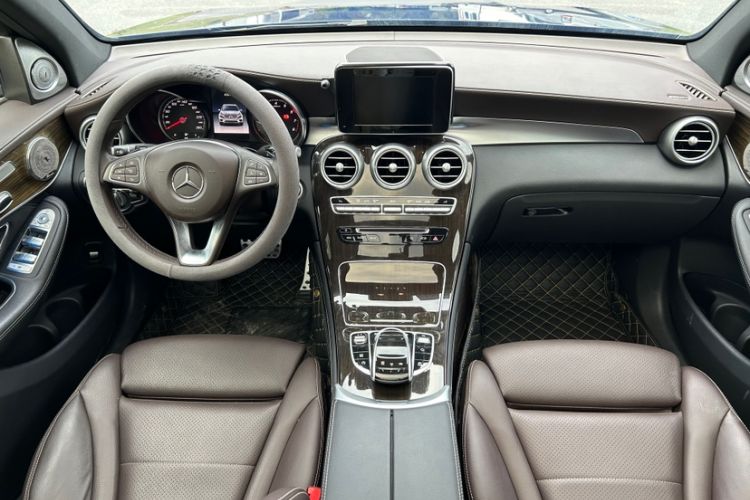 Used Mercedes-Benz GLC 2018 Facelift GLC 260 4MATIC Luxury Edition
