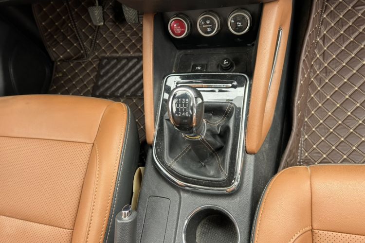 Used Oshan CX70 2017 Facelifted CX70T 1.5T Manual High-Performance Edition
