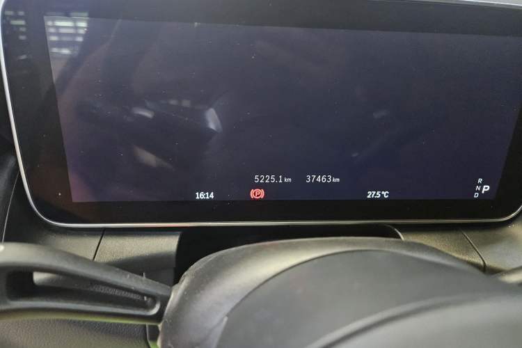 Used Mercedes-Benz GLC 2023 GLC 260 L 4MATIC Luxury Model 5 Seats
