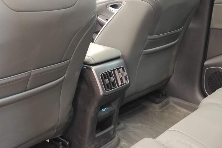 Used BYD Song L DM-i 2025 Intelligent Driving Version 160 km Beyond-Range Type