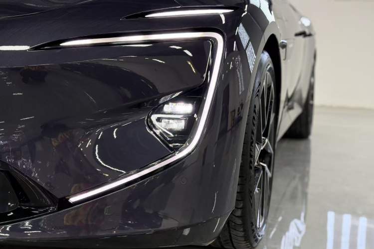 Used  12 2023 700 Three-Laser Rear-Wheel Drive Luxury Edition