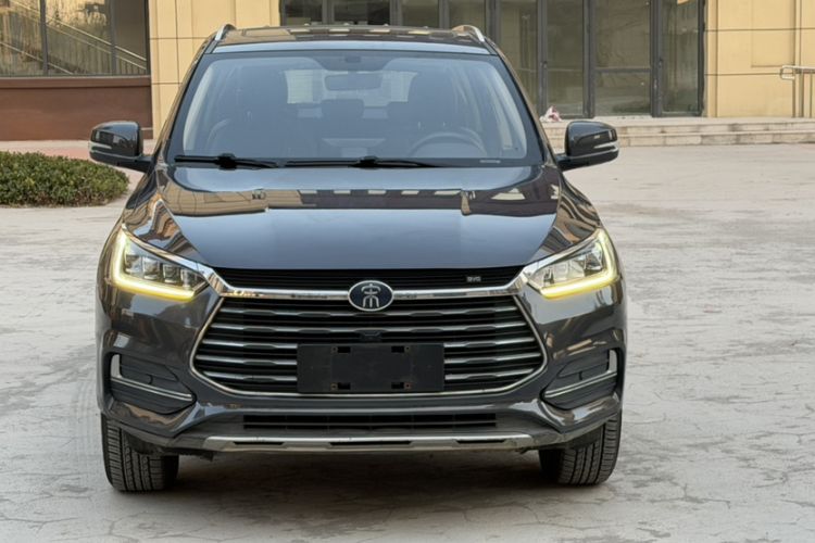 Used BYD Song 2021 Classic Edition 1.5T Manual Luxury Model
