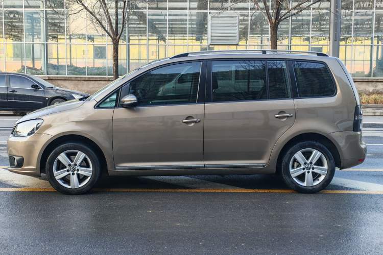 Used Volkswagen Touran 2015 1.4T DSG Comfort Edition 5 Seats