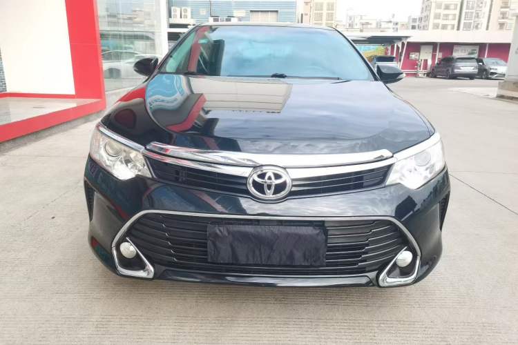Used Toyota Camry 2016 2.0G 10th Anniversary Leading Edition

