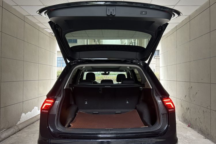 Used Volkswagen Tiguan L 2024 330TSI Automatic Two-Wheel Drive R-Line Enhanced Edition
