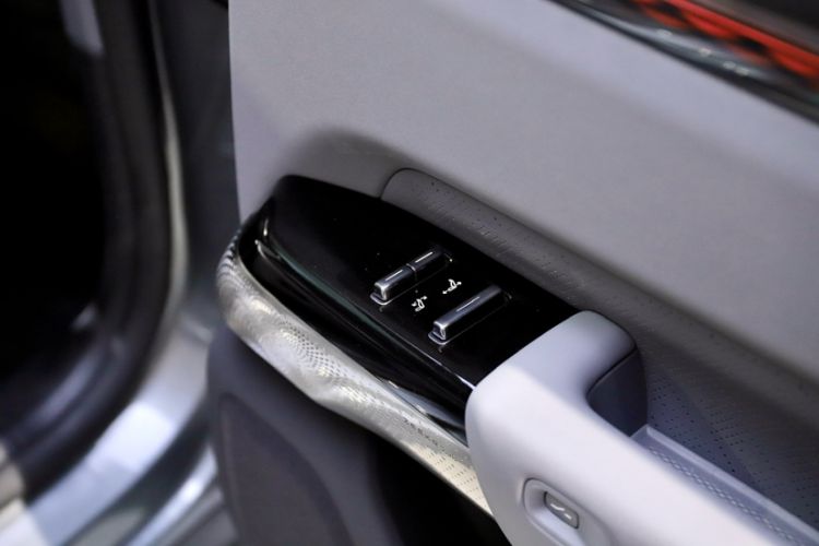 Used Zeekr 7X 2025 100 kWh Long-Range Rear-Wheel Drive with Intelligent Driving Features