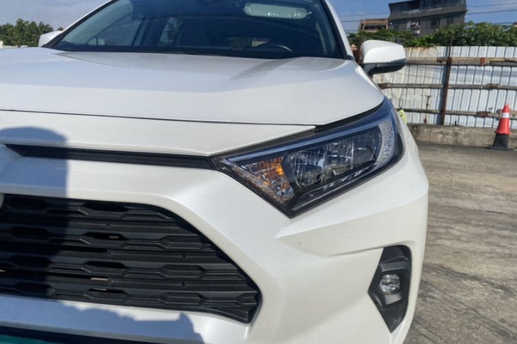 Used Toyota RAV4 2023 2.0L CVT Two-Wheel Drive Fashion Edition
